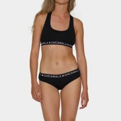 Chicamala Dames Racer Back Bralette Basic Zwart -Boxers Winkel aHR0cHM6Ly93d3cuYm94ZXJzLm5sL21lZGlhL2NhdGFsb2cvcHJvZHVjdC8xLzIvMTIyMGJhc2ljMDItMTAwNDYuanBnP3N0b3JlPWJveGVyc19ubCZpbWFnZS10eXBlPWltYWdl