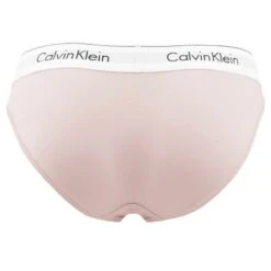 Calvin Klein Dames Slip Roze 3 Calvin Klein Dames Slip Roze -Boxers Winkel aHR0cHM6Ly93d3cuYm94ZXJzLm5sL21lZGlhL2NhdGFsb2cvcHJvZHVjdC9jL2EvY2FsdmluLWtsZWluX2YzNzg3ZS0ybnRfYWNodGVya2FudF8xXzEuanBnP3N0b3JlPWJveGVyc19ubCZpbWFnZS10eXBlPWltYWdl