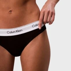Calvin Klein Dames Icon Cotton Modal Slip Zwart 4 Calvin Klein Dames Icon Cotton Modal Slip Zwart -Boxers Winkel aHR0cHM6Ly93d3cuYm94ZXJzLm5sL21lZGlhL2NhdGFsb2cvcHJvZHVjdC9jL2EvY2FsdmluLWtsZWluX3FmODUyMC11YjFfNS5qcGc c3RvcmU9Ym94ZXJzX25sJmltYWdlLXR5cGU9aW1hZ2U