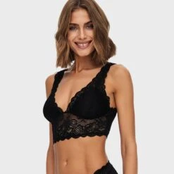 ONLY Dames Bralette Kant Chloe Zwart 4 ONLY Dames Bralette Kant Chloe Zwart -Boxers Winkel aHR0cHM6Ly93d3cuYm94ZXJzLm5sL21lZGlhL2NhdGFsb2cvcHJvZHVjdC9vL24vb25seV8xNTEwNzU5OS1ibGFja182LmpwZz9zdG9yZT1ib3hlcnNfbmwmaW1hZ2UtdHlwZT1pbWFnZQ