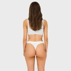 ONLY Dames 3-pack Microfiber Strings Vicky Rib Wit 2 ONLY Dames 3-pack Microfiber Strings Vicky Rib Wit -Boxers Winkel aHR0cHM6Ly93d3cuYm94ZXJzLm5sL21lZGlhL2NhdGFsb2cvcHJvZHVjdC9vL24vb25seV8xNTI1NTIwMy1icmlnaHQtd2hpdGVfNS5qcGc c3RvcmU9Ym94ZXJzX25sJmltYWdlLXR5cGU9aW1hZ2U