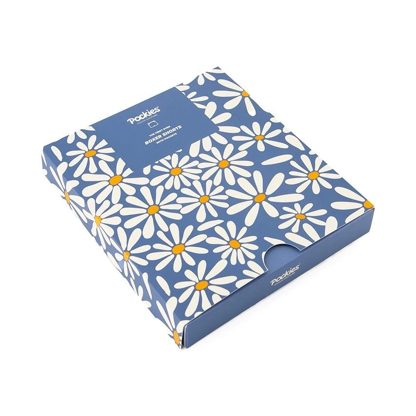 Pockies wijde boxershort daisies blauw Pockies Wijde Boxershort Daisies Blauw -Boxers Winkel aHR0cHM6Ly93d3cuYm94ZXJzLm5sL21lZGlhL2NhdGFsb2cvcHJvZHVjdC9wL28vcG9ja2llc19ibGRhaV8yLmpwZz9zdG9yZT1ib3hlcnNfbmwmaW1hZ2UtdHlwZT1pbWFnZQ