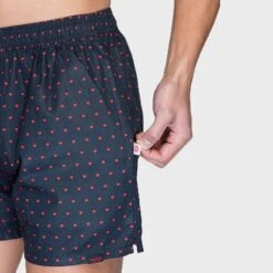 Pockies Wijde Boxershort Love Blauw 3 Pockies Wijde Boxershort Love Blauw -Boxers Winkel aHR0cHM6Ly93d3cuYm94ZXJzLm5sL21lZGlhL2NhdGFsb2cvcHJvZHVjdC9wL28vcG9ja2llc19ubnZsLTQ1MC00XzUuanBnP3N0b3JlPWJveGVyc19ubCZpbWFnZS10eXBlPWltYWdl