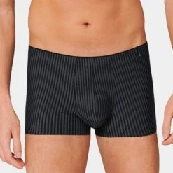 Schiesser Long Life Modal Soft Boxer Stripe Blauw & Zwart -Boxers Winkel aHR0cHM6Ly93d3cuYm94ZXJzLm5sL21lZGlhL2NhdGFsb2cvcHJvZHVjdC9zL2Mvc2NoaWVzc2VyXzE3NDY0Ni0wMDFfbW9kZWxfdm9vcmthbnQuanBnP3N0b3JlPWJveGVyc19ubCZpbWFnZS10eXBlPWltYWdl